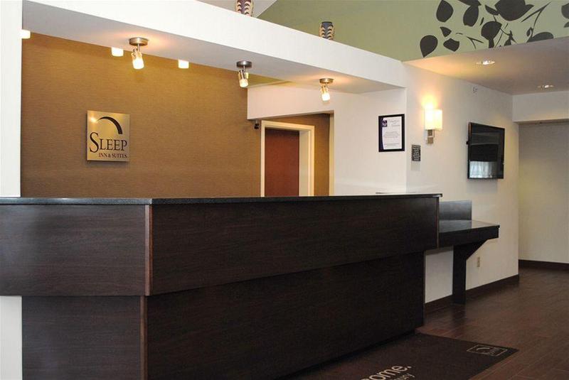 Отель Sleep Inn & Suites Queensbury  Lake George