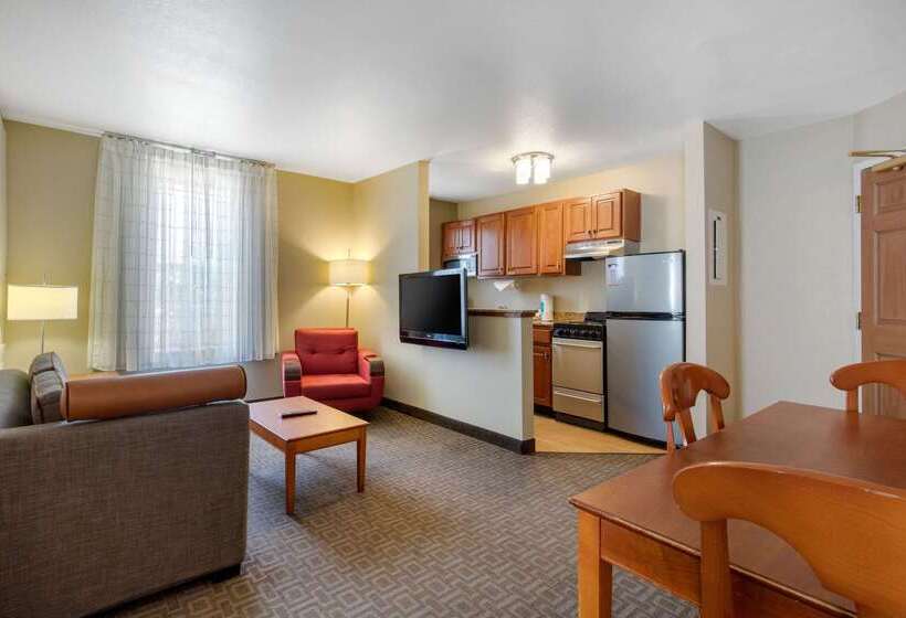 هتل Suburban Studios Birmingham Homewood I65