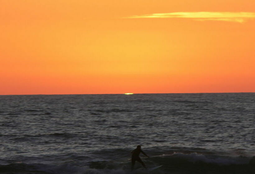 Hotel Sunset Sands Ocean Front Vacation