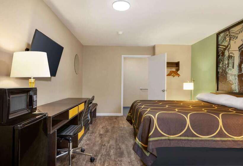 هتل Super 8 By Wyndham Brookhaven