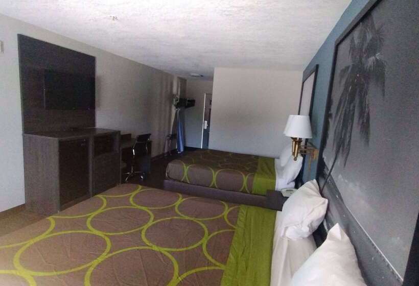 Hotel Super 8 By Wyndham Dania/fort Lauderdale Airport