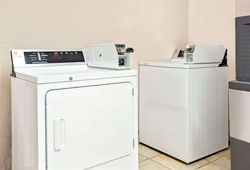 فندق Super 8 By Wyndham Fort Mitchell Cincinnati Area