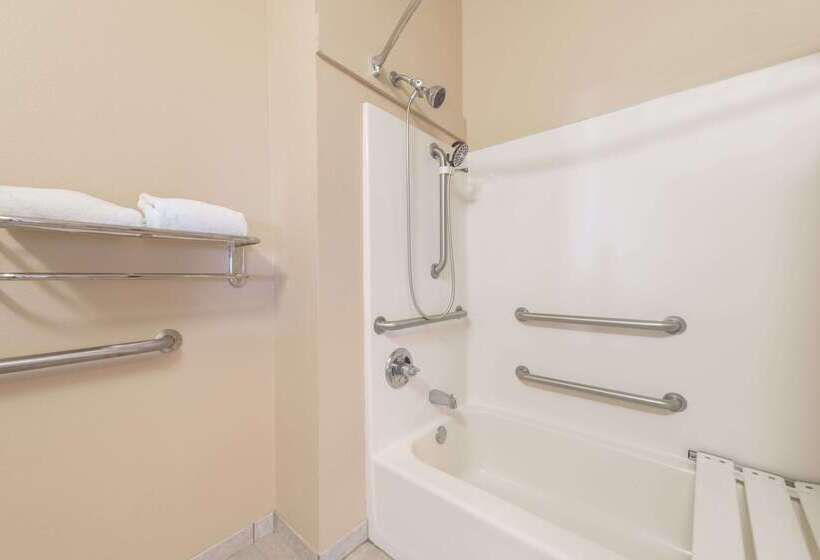 هتل Super 8 By Wyndham Fort Worth Stockyards