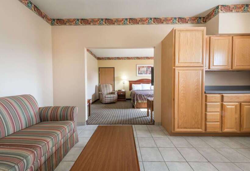 هتل Super 8 By Wyndham Fort Worth Stockyards