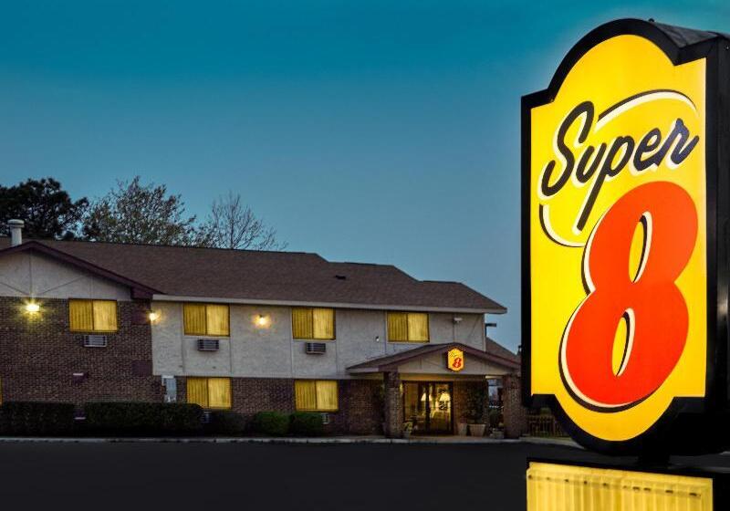 هتل Super 8 By Wyndham Greenville