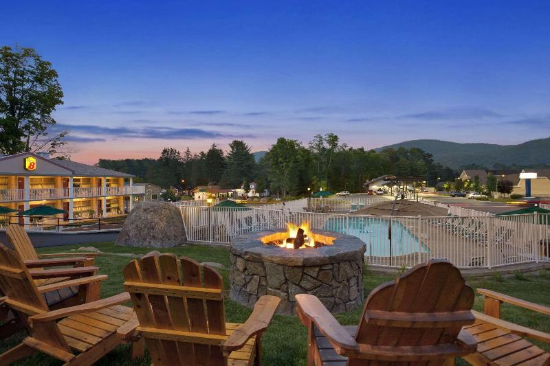 هتل Super 8 By Wyndham Lake George/downtown