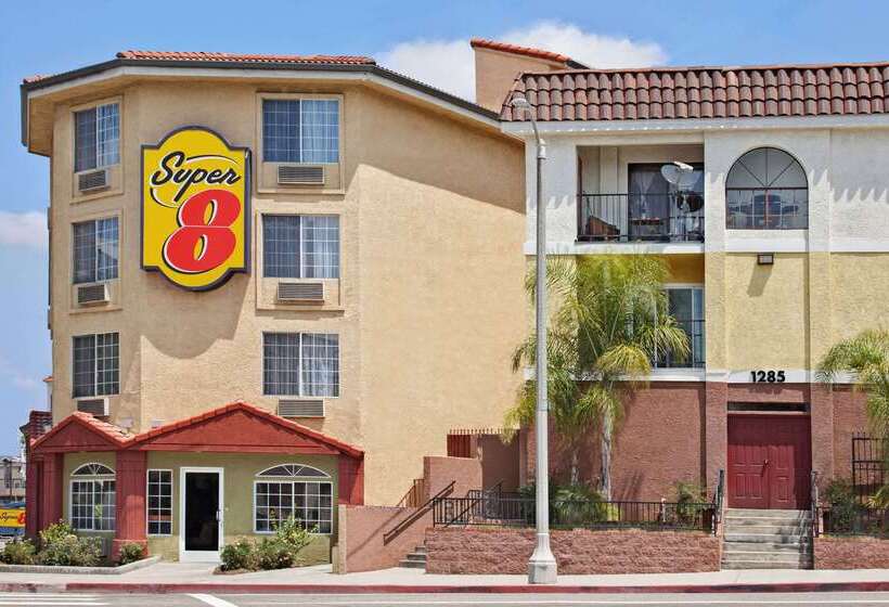 هتل Super 8 By Wyndham Los Angeles Downtown