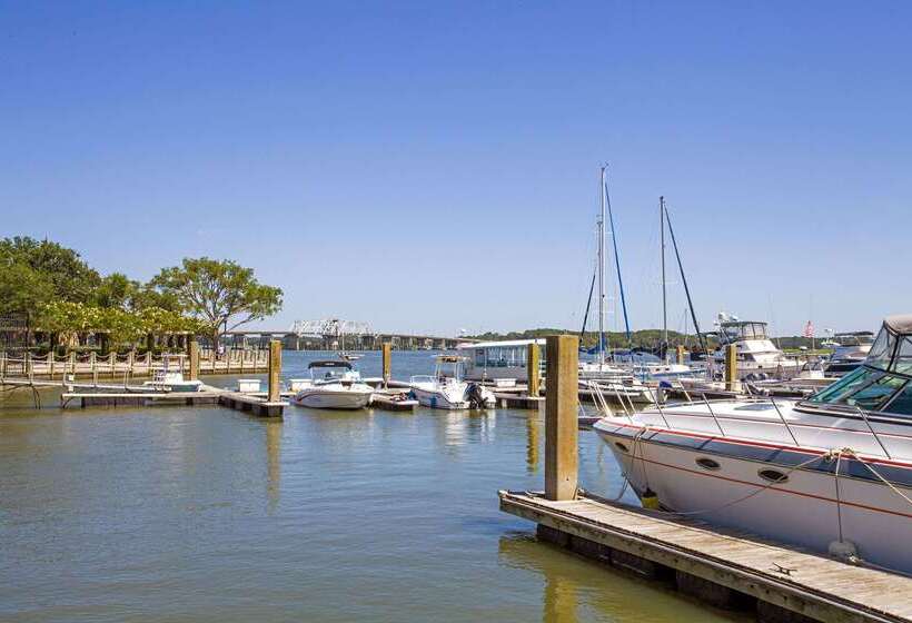 هتل Super 8 By Wyndham Port Royal/beaufort