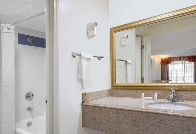 هتل Super 8 By Wyndham Port Royal/beaufort