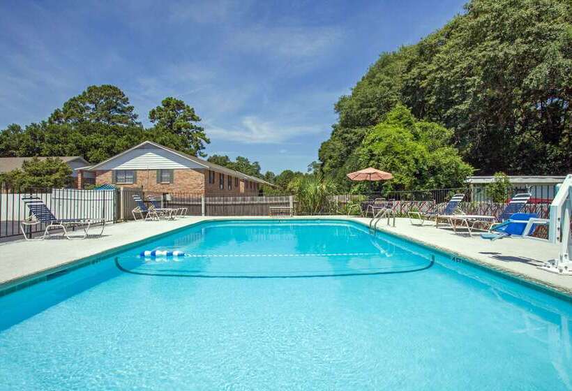 هتل Super 8 By Wyndham Port Royal/beaufort