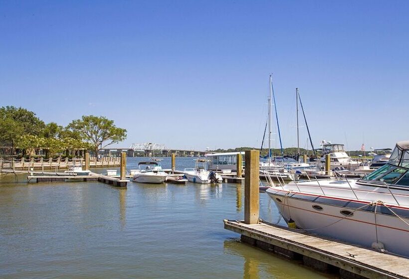 هتل Super 8 By Wyndham Port Royal/beaufort