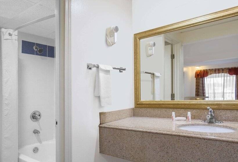 هتل Super 8 By Wyndham Port Royal/beaufort