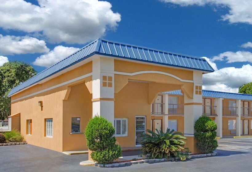هتل Super 8 By Wyndham Port Royal/beaufort