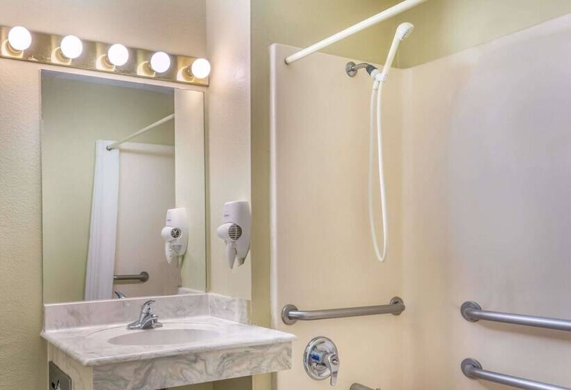 בית מלון כפרי Quality Inn