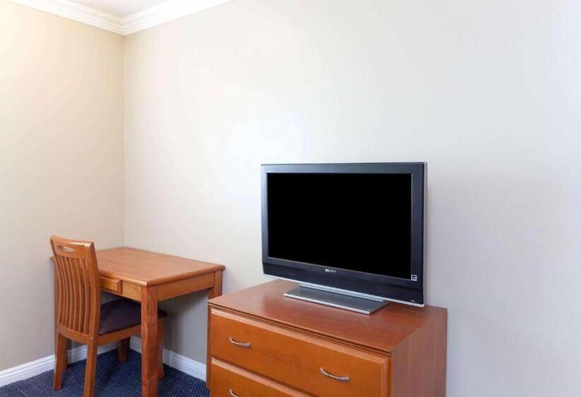 هتل Torrance Inn Lax Airport Area
