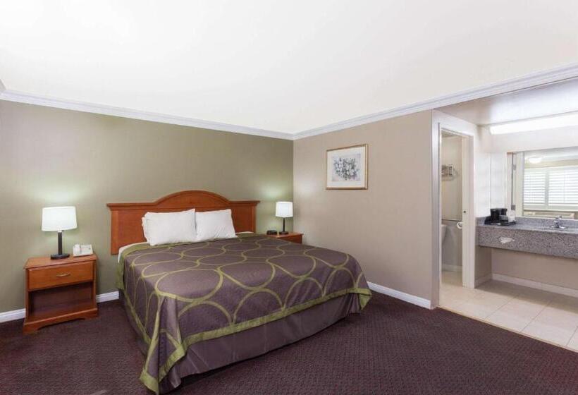 هتل Torrance Inn Lax Airport Area