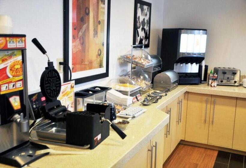 هتل Towneplace Suites By Marriott Albuquerque Airport