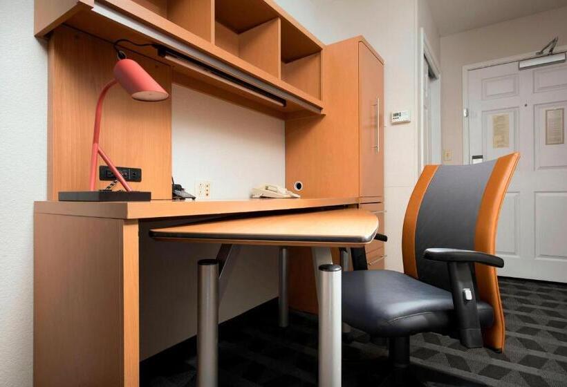 هتل Towneplace Suites By Marriott Albuquerque Airport