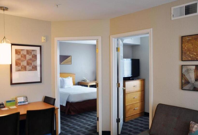 هتل Towneplace Suites By Marriott Albuquerque Airport