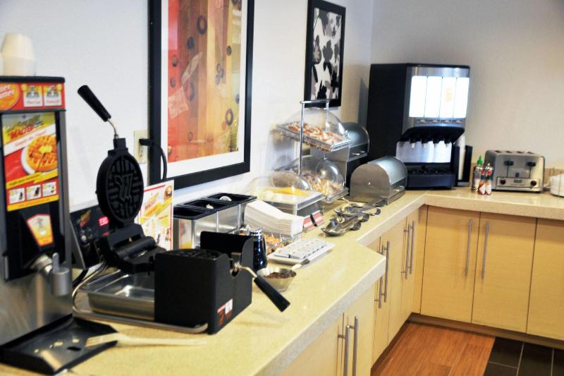 هتل Towneplace Suites By Marriott Albuquerque Airport