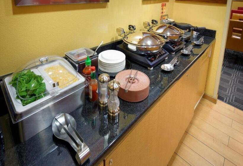 هتل Towneplace Suites Joplin