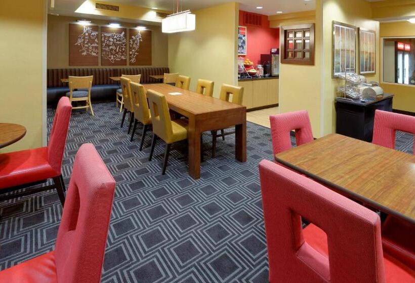 هتل Towneplace Suites Joplin