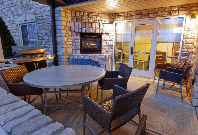 هتل Towneplace Suites Joplin
