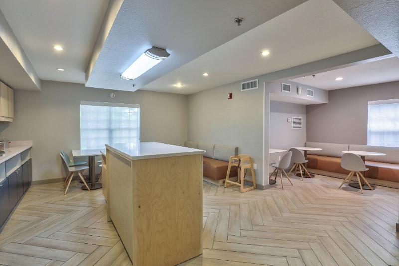בית מלון כפרי Towneplace Suites Tallahassee North/capital Circle