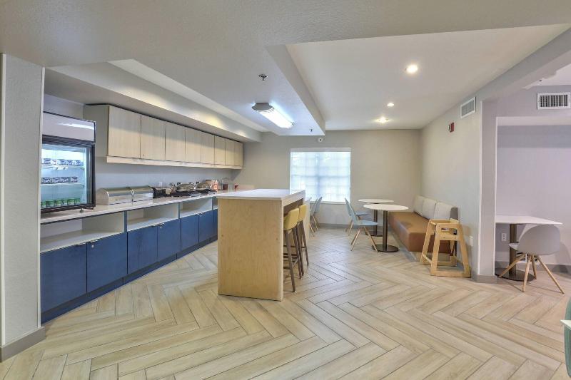 בית מלון כפרי Towneplace Suites Tallahassee North/capital Circle