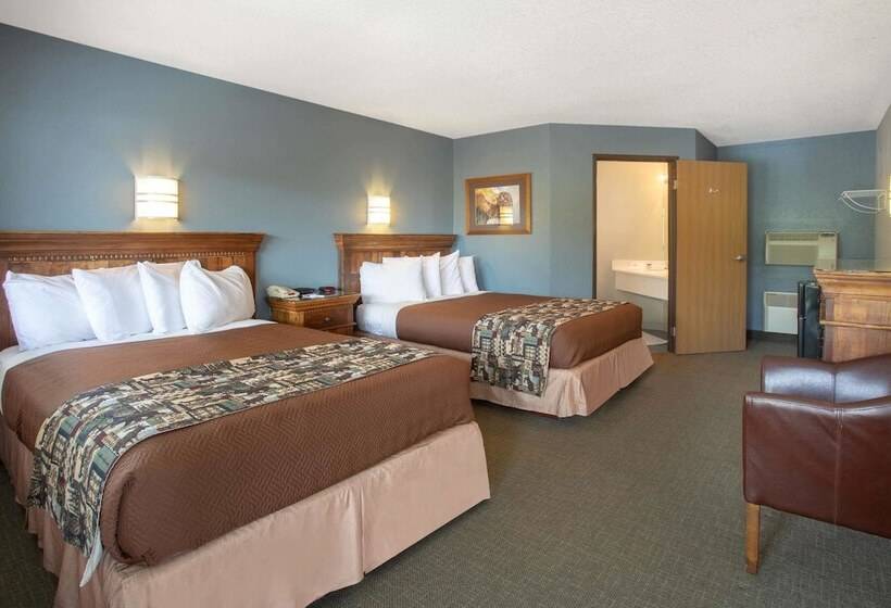 هتل Travelodge By Wyndham Gardiner Yellowstone Park North Entr