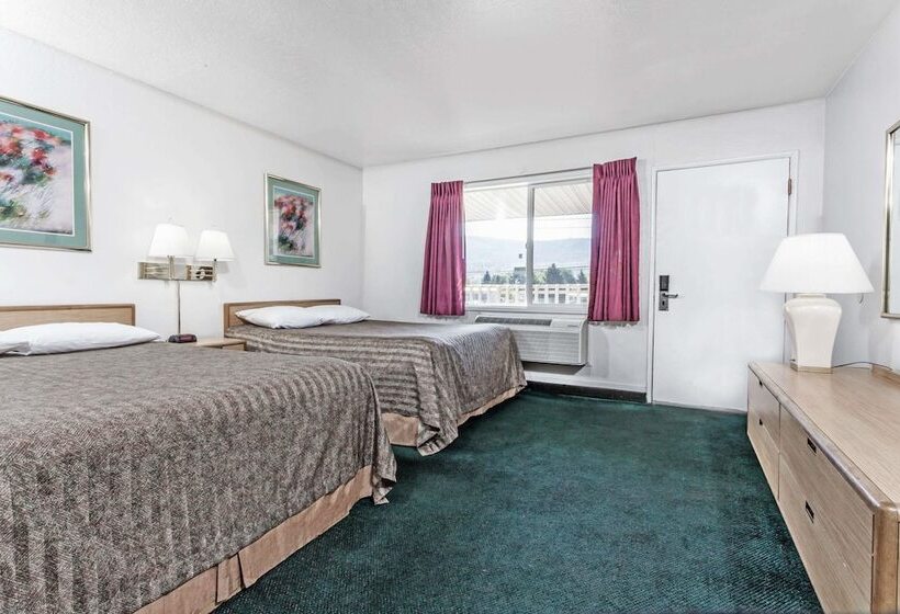 هتل Travelodge By Wyndham La Grande
