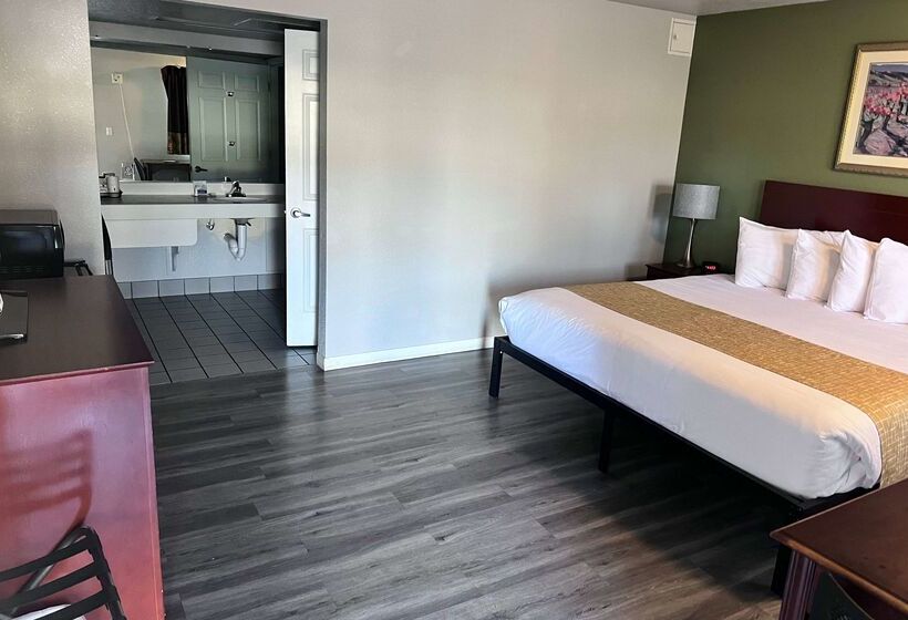 هتل Travelodge By Wyndham Redding Ca