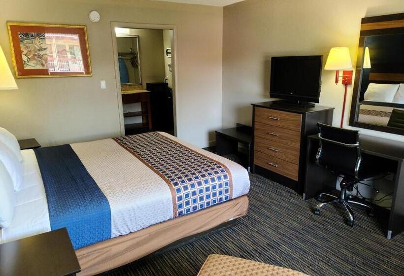 فندق Travelodge By Wyndham Williamsburg Colonial Area