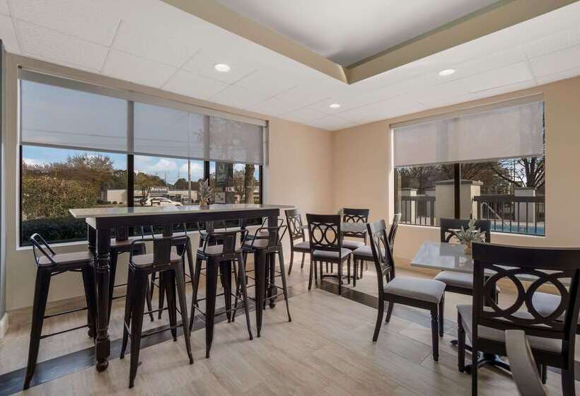فندق على الطريق Quality Inn & Suites