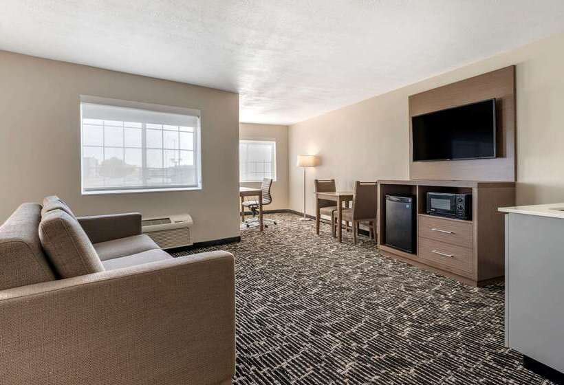 فندق على الطريق Clarion Pointe Indianapolis Airport