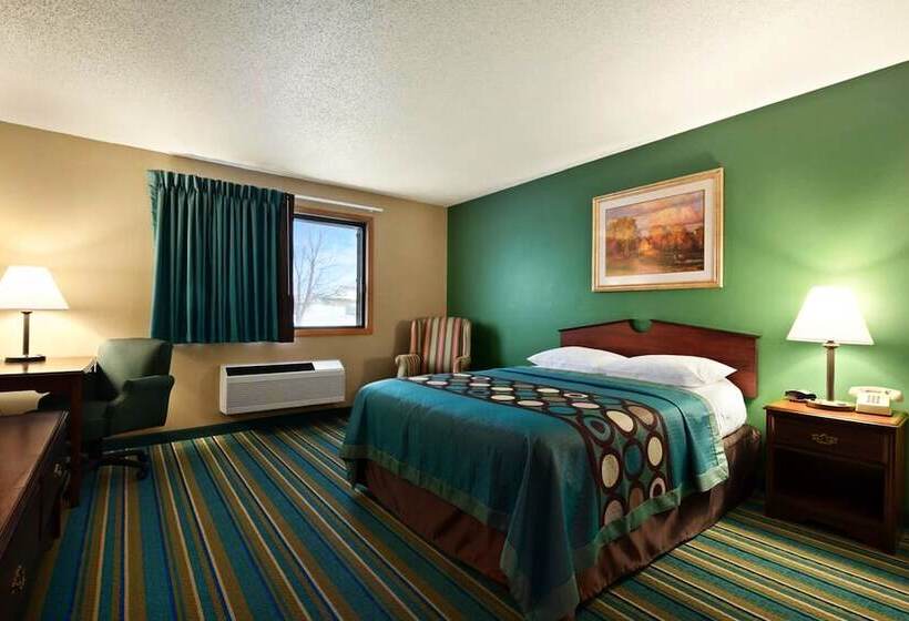 Мотель Coratel Inn & Suites By Jasper New Richmond
