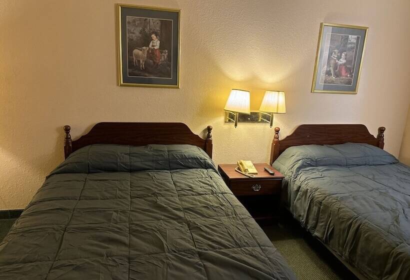 モーテル Highland Inn Peculiar