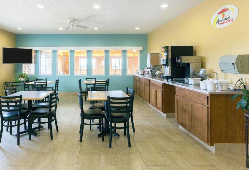 فندق على الطريق Super 8 By Wyndham Clarinda