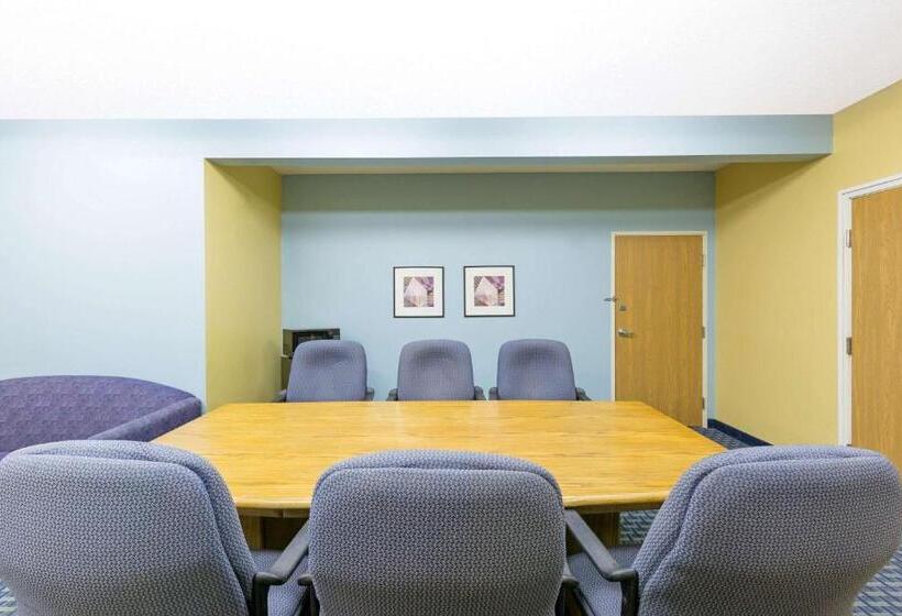 فندق على الطريق Super 8 By Wyndham Clarinda