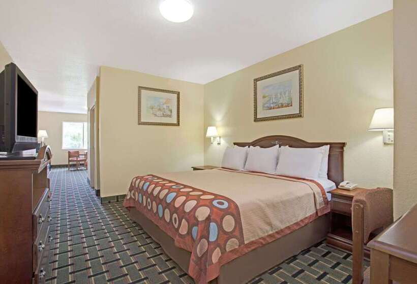 مُتل Super 8 By Wyndham Daytona Beach