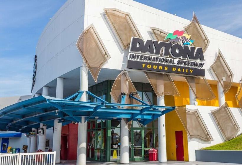 مُتل Super 8 By Wyndham Daytona Beach