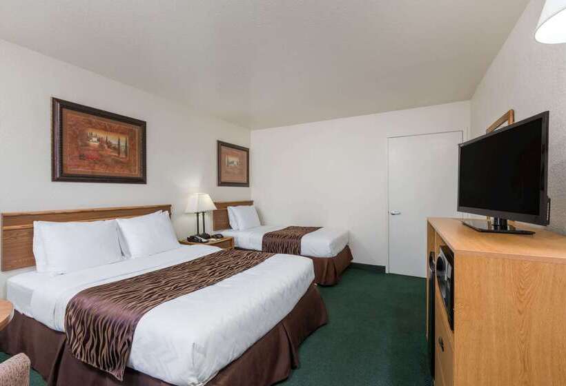 汽车旅馆 Super 8 By Wyndham Fort Bragg