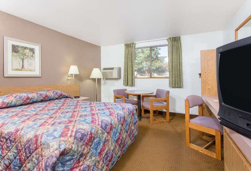 فندق على الطريق Super 8 By Wyndham Lacey Olympia Area