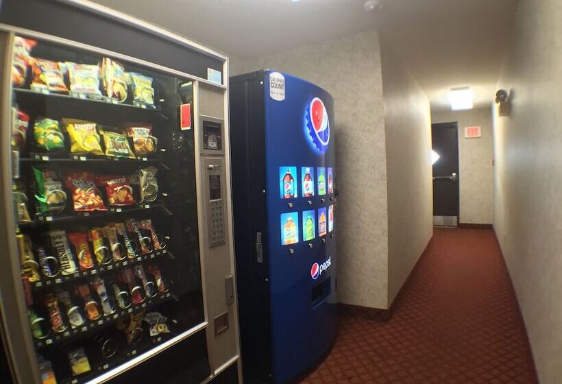 مُتل Super 8 By Wyndham Niagara Falls