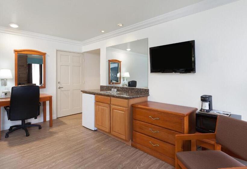 Мотель Super 8 By Wyndham Santa Clarita/valencia