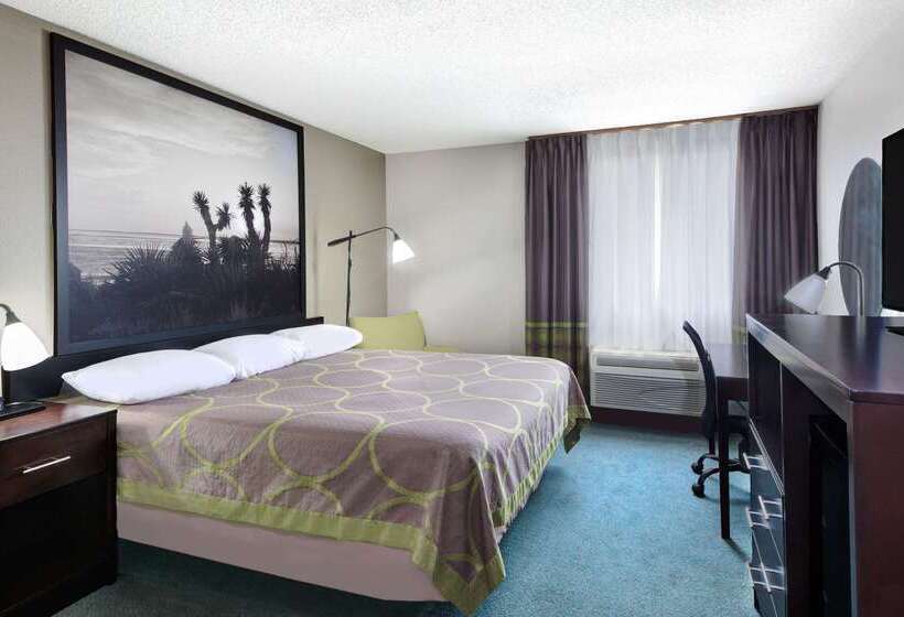 مُتل Super 8 By Wyndham Victoria/north/mall Area