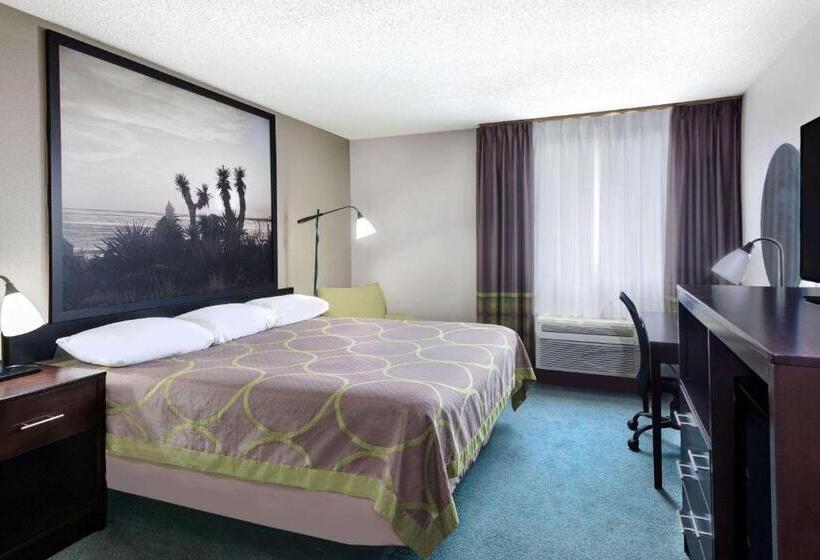 مُتل Super 8 By Wyndham Victoria/north/mall Area