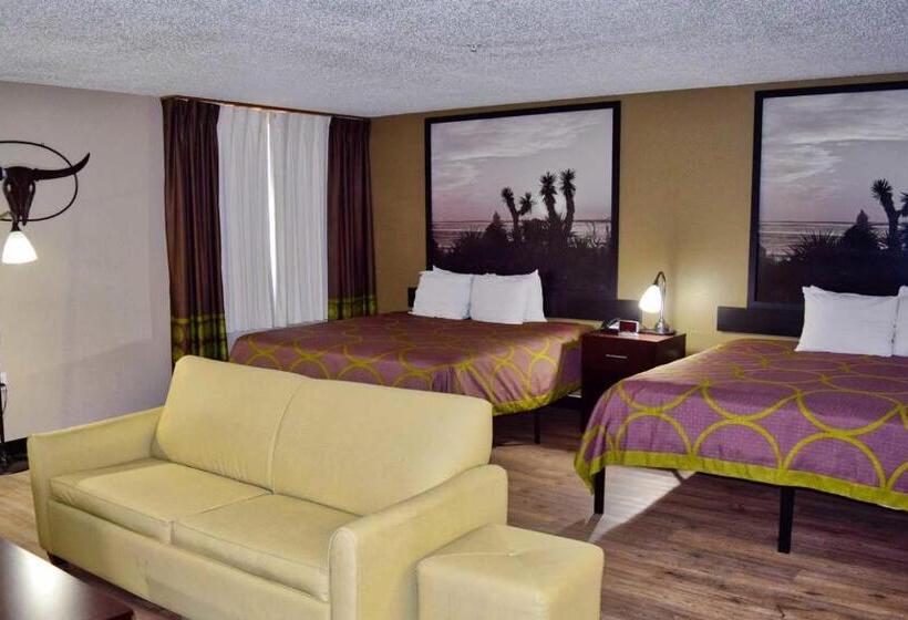مُتل Super 8 By Wyndham Victoria/north/mall Area