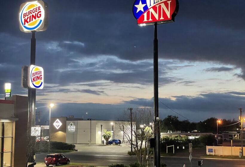 مُتل Texas Inn La Feria