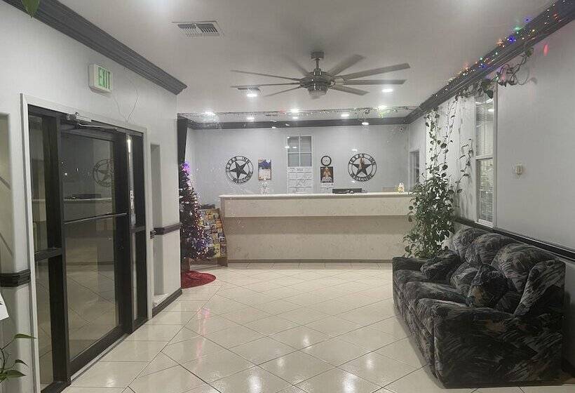 مُتل Texas Inn La Feria